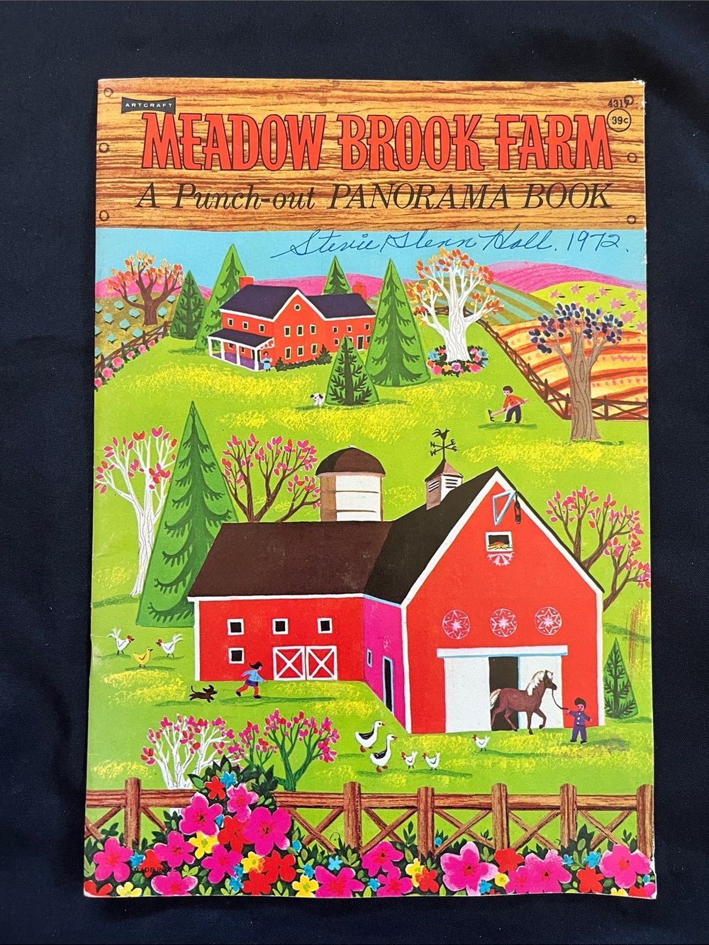 70s ARTCRAFT Meadow Brook Farm Punch-Out Panorama Book Vtg MCM Child Activity